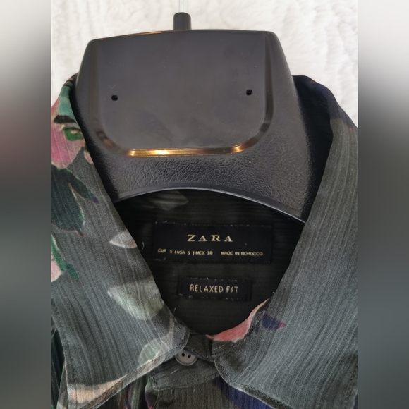 Zara very dress shirt - Picture 3 of 3